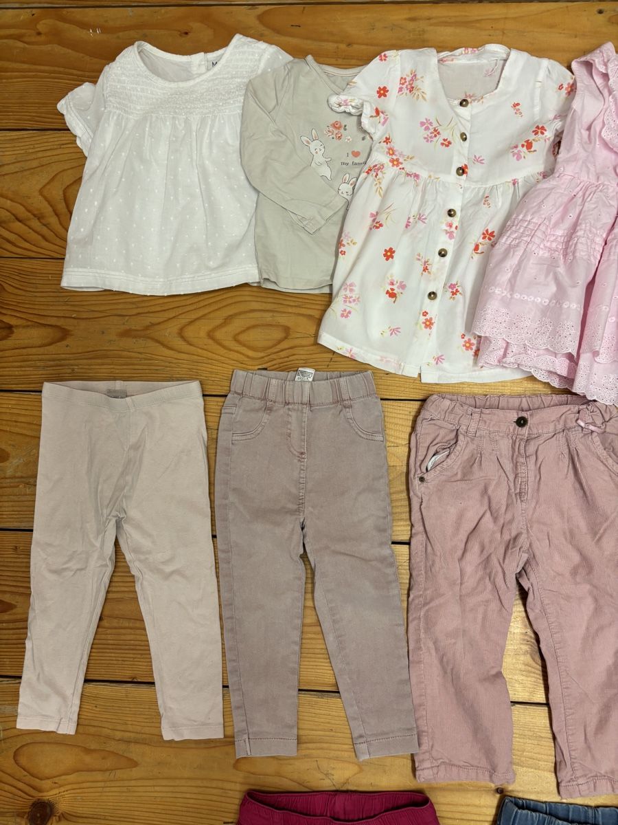 Lotti & Set di vestiti: Kleiderpaket Mädels, Grösse 86/92 – Usato da Büren an der Aare venduto da Nikito2001 1