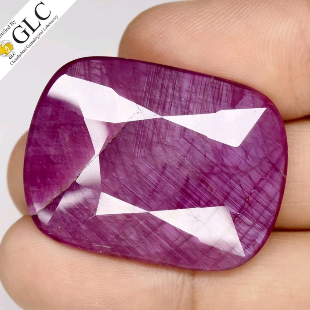Pietre preziose: Rubin Ruby 98.33 Karat Madagaskar UNBEHANDELT , Zertifikat – Nuovo e nell'imballaggio originale da Zell LU venduto da Swiss_Siam_Gem