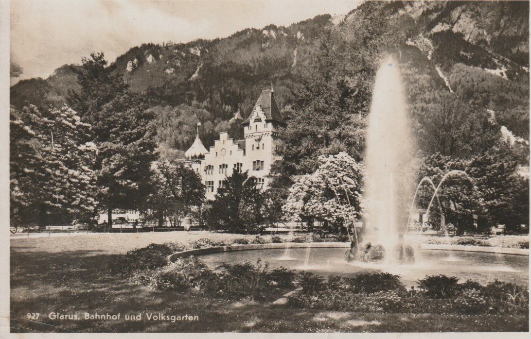 Cartoline postali: AB 200 Glarus, Bahnhof und Volksgarten 1939 – Usato da Freienbach venduto da Bhaltis