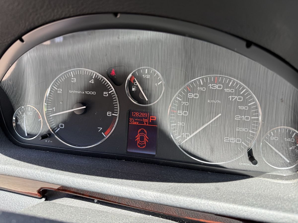 Peugeot Automobili: Peugeot 407 3.0 V6 – Difettoso da Zürich venduto da domnick 3