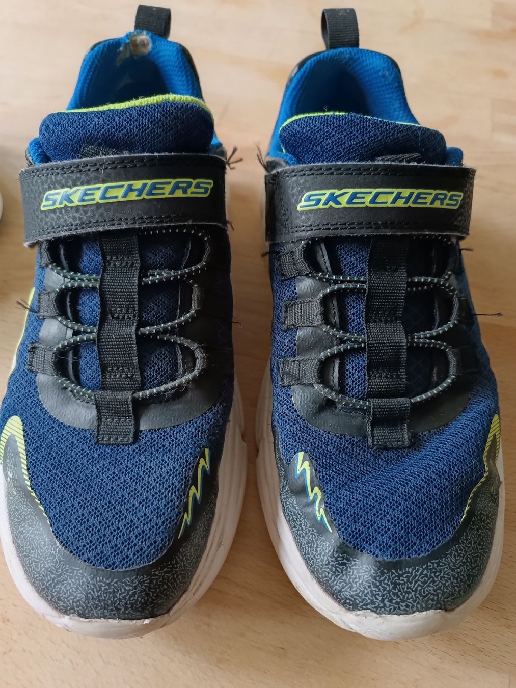 Nike Herrenschuhe: Nike AirMax + Sketchers Gr 37.5/ 38 – Gebraucht aus Binz von julijuli 4
