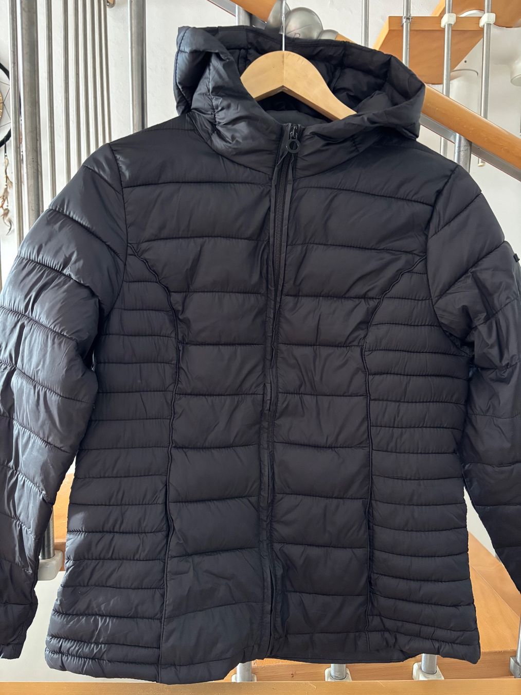 Vestes: Doudoune Chicorée noir L neuve – Neuf (Voir description) à Perroy par barballalla