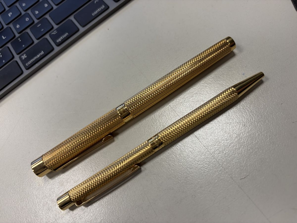 Penna & Evidenziatori: Sheaffer Targa 18K solid Gold 750 Schreibset Füllfederhalter – Usato da Dietikon venduto da cre8different 1