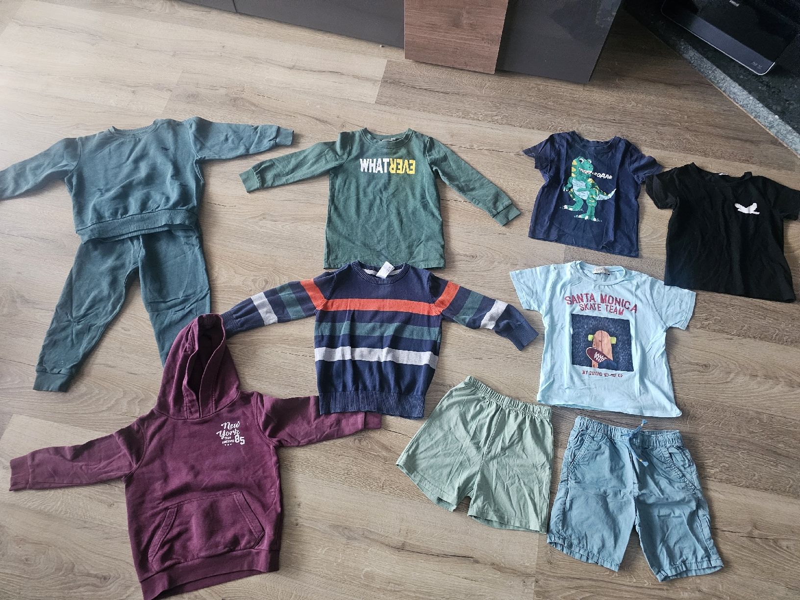 Lotti & Set di vestiti: Kinder Kleiderpaket Grösse 110 – Usato da Grosshöchstetten venduto da Qenko