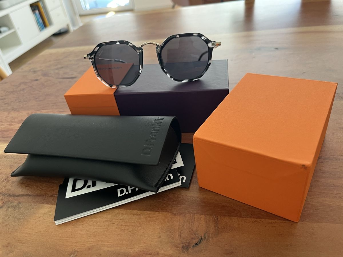 Brillen & Gläser: Sunglasses Hexagonal (brand new) – Neu und originalverpackt aus Thalwil von zen_hpz5
