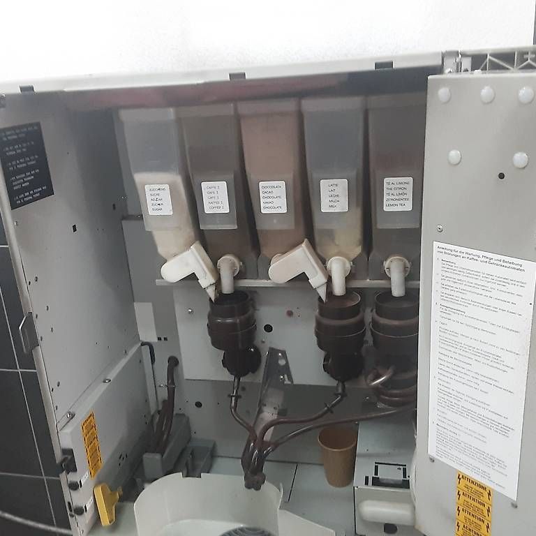 Macchine per caffè & Macchine per espresso: Kaffeeautomat  Standgerät – Usato da Emmenbrücke venduto da Zoll58 1