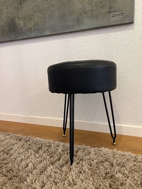 Hocker: Hocker rund auf Füssen – Gebraucht aus Thürnen von Yaroc 2