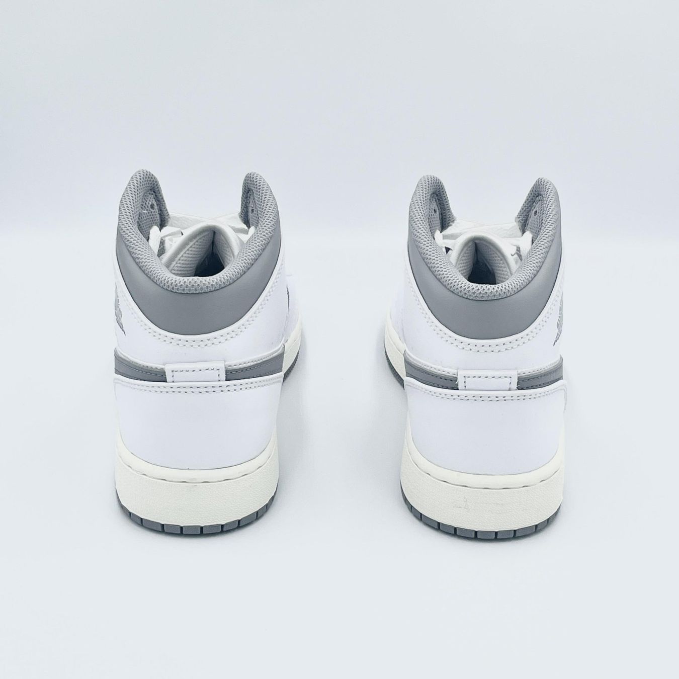Jordan Scarpe da donna: Nike Air Jordan 1 Mid Neutral Grey EU 37.5 – Nuovo e nell'imballaggio originale da Erlinsbach venduto da sasneakers 4