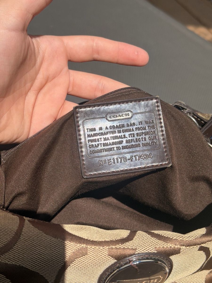 Coach Sacs femmes: COACH SCHULTERTASCHE MIT LOGO-MUSTER – Neuf (Voir description) à Winterthur par rob_bv6w 2