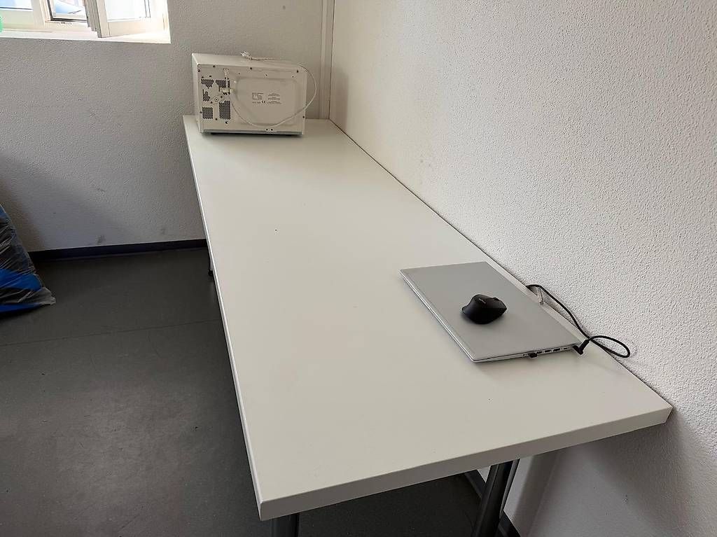 Scrivanie: Bürotisch zu verschenken – Usato da Sursee venduto da man_t6lz 1