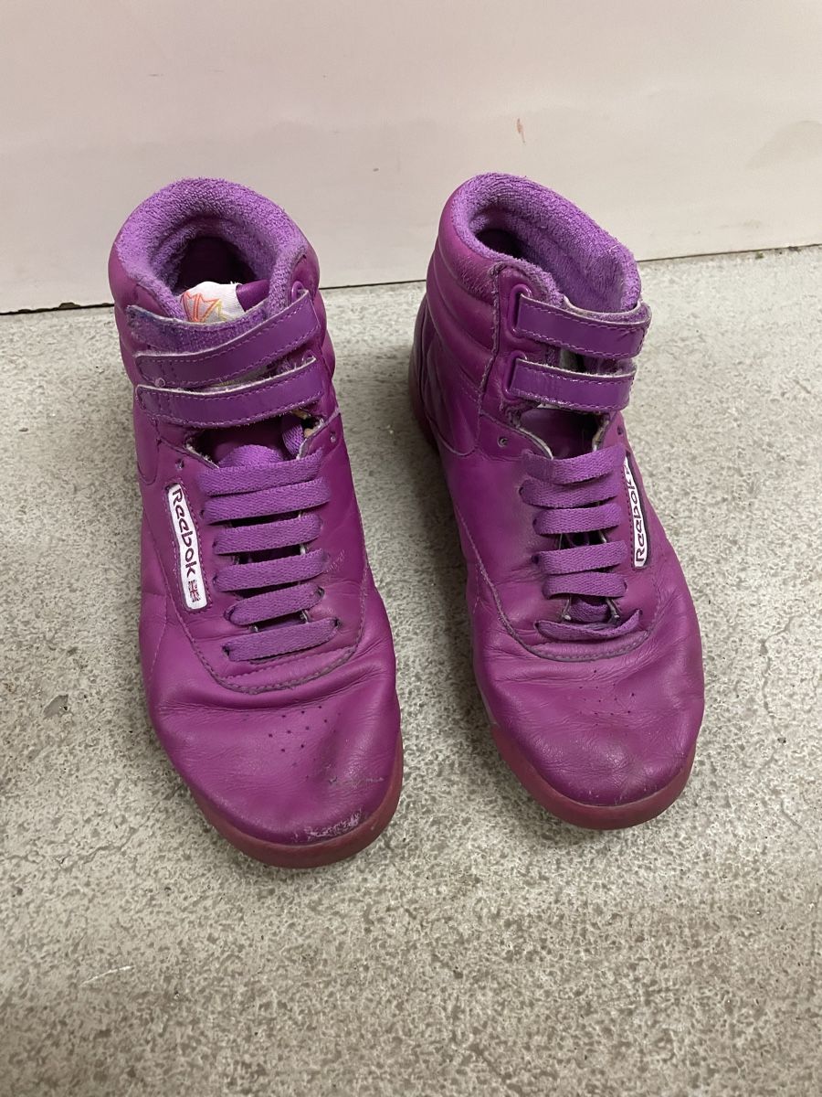 Reebok Herrenschuhe: Reebok Limited Edition 38 purple – Gebraucht aus Männedorf von Isa88fashion 1