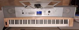 A SAISIR  Piano Yamaha DGX-620