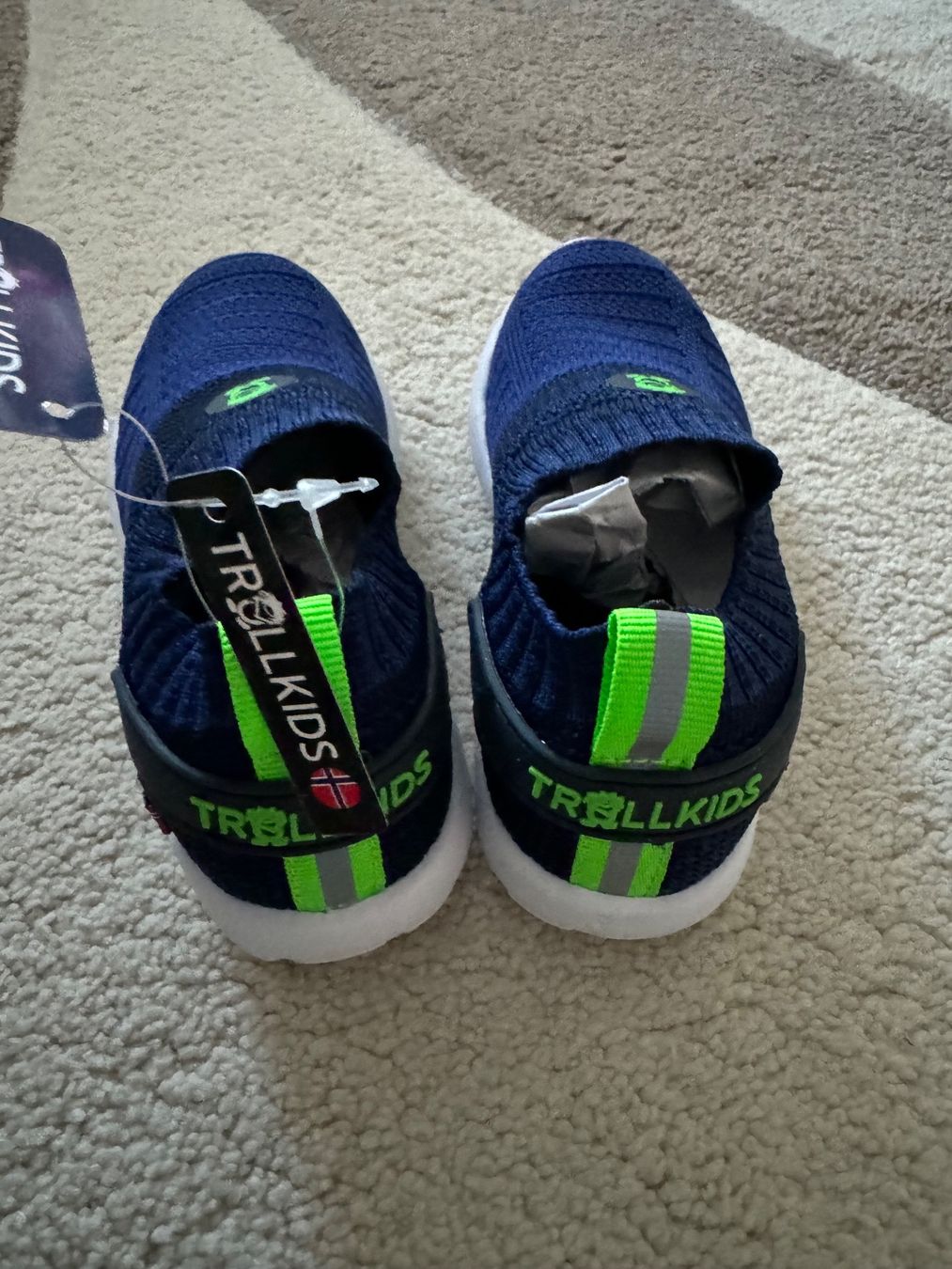 Schuhe für Jungen: SCHUHE – Neu und originalverpackt aus Zürich von Mina_09 1
