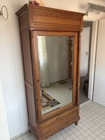 Antiker Kleiderschrank Holz mit Spiegel guter Zustand