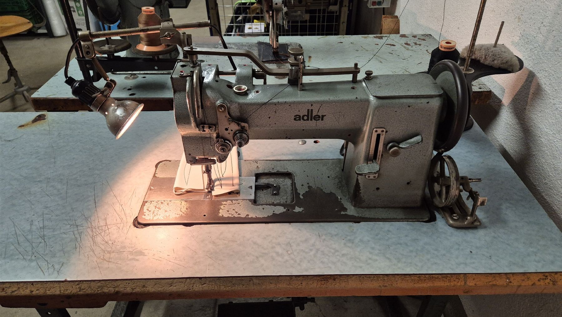 Adler Macchine da cucire: Adler 167-73T Industrienähmaschiene – Usato da Hettlingen venduto da Nadl05