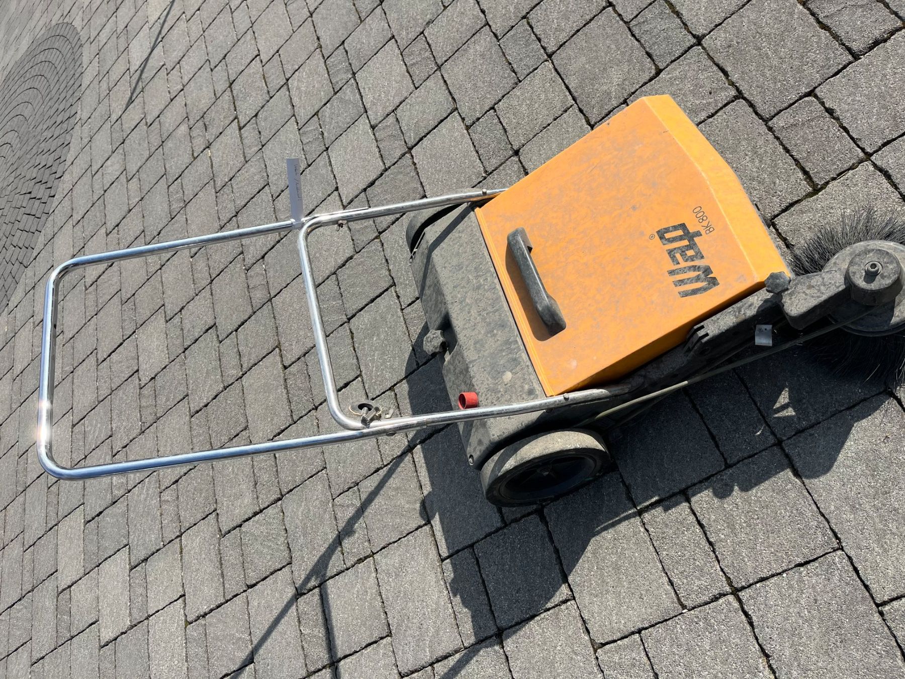 Tutte le macchine: Kehrmaschine WAP BK800 – Usato da Wolfhausen venduto da zottel4