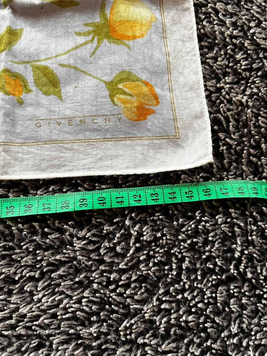 Givenchy Foulards & écharpes: Givenchy Tuch Floral 46x46 Vintage – D'occasion à Winterthur par Dejv 2