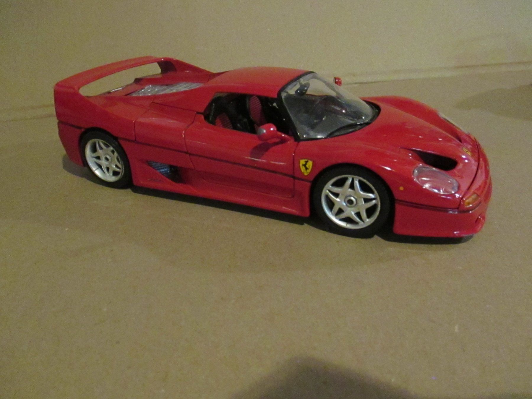 Ferrari Modellini d'auto: Ferrari F50 Bburago 1/18 – Usato da Felsberg venduto da sanwill