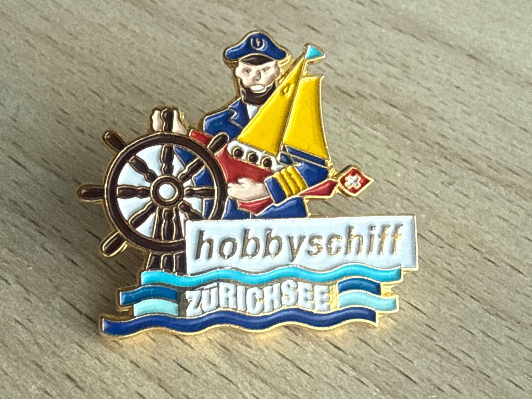 Placchette & Badge: Pin Hobbyschiff Zürichsee – Usato da Glattbrugg venduto da Schweigmatt
