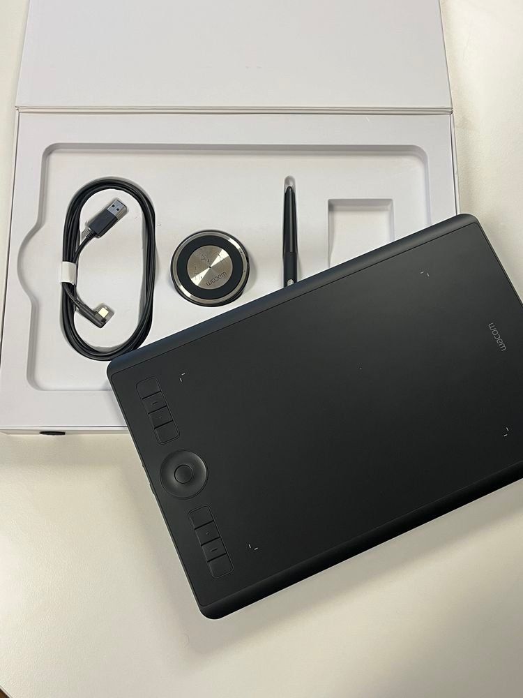 Wacom Tablet PC: Wacom Stifttablet Intuos Pro M – Nuovo (secondo la descrizione) da Basel venduto da Xani 3