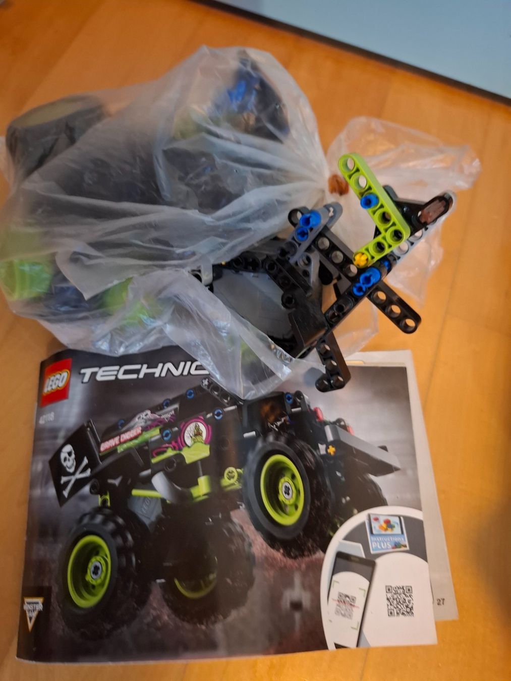 Lego Spielzeuge: Lego Technik Monster Truck – Gebraucht aus Allschwil von denes19