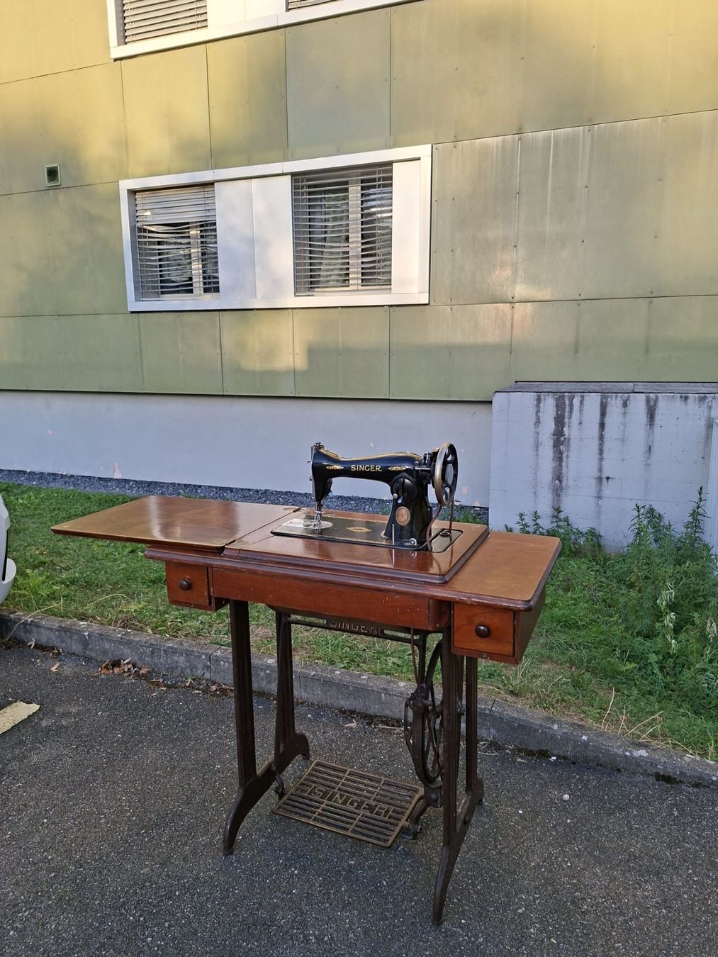 Singer Macchine da cucire: Nähmaschine "Singer", antik – Usato da Bachenbülach venduto da Waltidietrich 2
