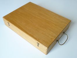 nostalgisch "antiker" Spezial-Holzkoffer für 200 dicke Dias