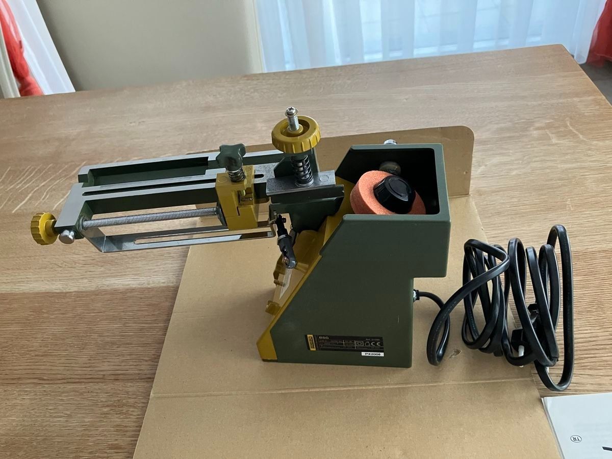 Proxxon Tutte le macchine: Proxxon BSG 220 Bohrerschärfgerät – Nuovo e nell'imballaggio originale da Hauterive NE venduto da eriamch 2