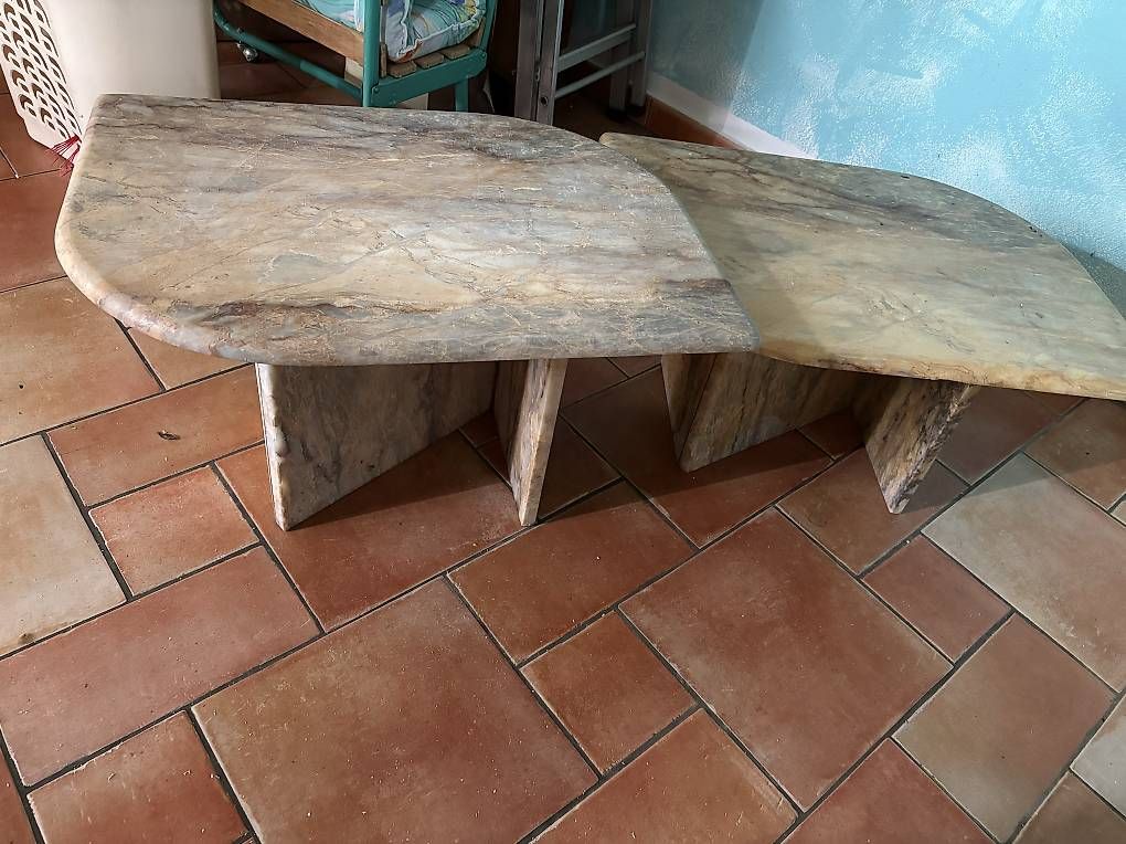 Tische: Tavolini di marmo maremmano – Gebraucht aus Sala Capriasca von bon_w5tw