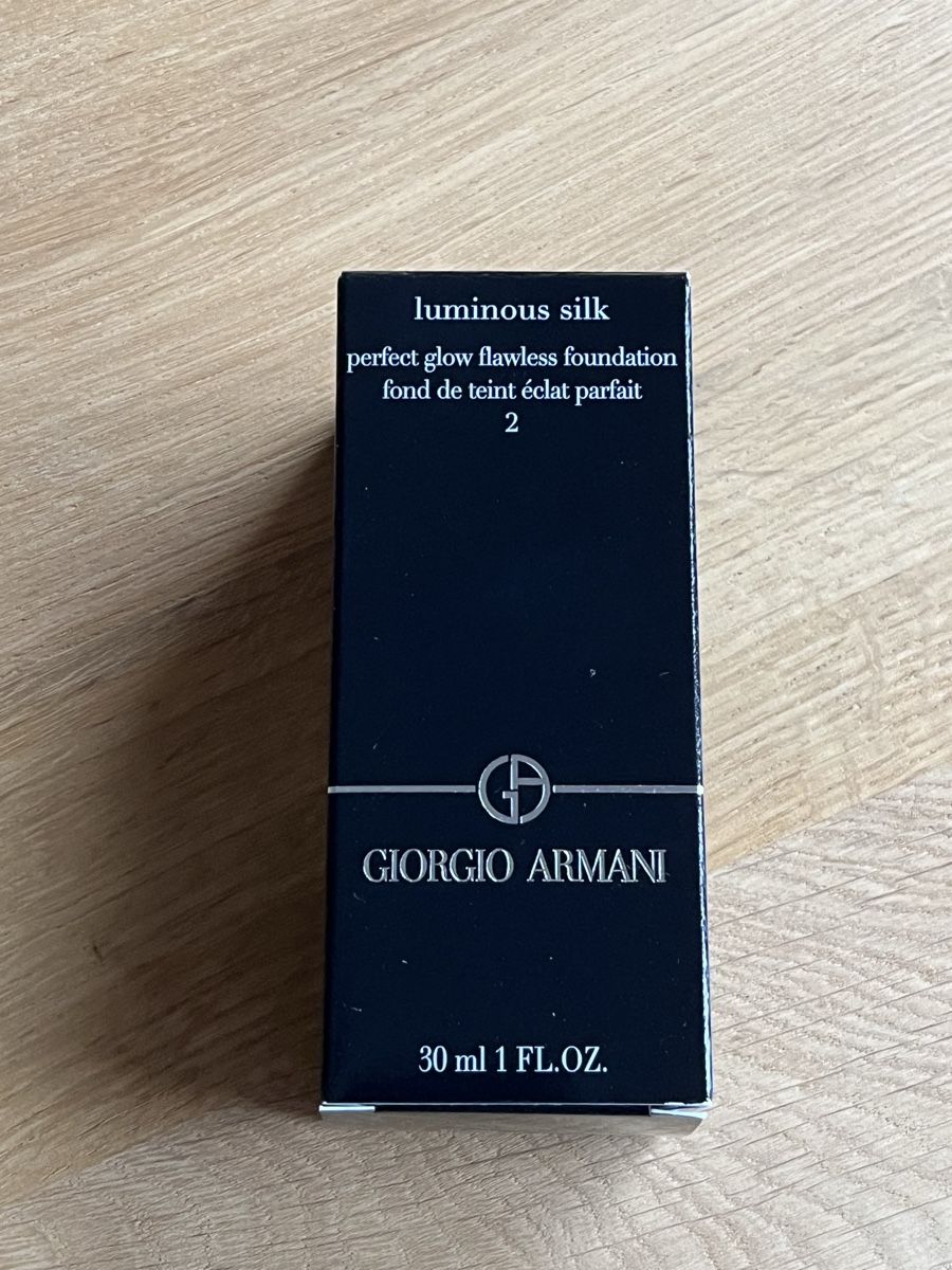 Armani Make-up: Giorgio Armani Luminous Silk Foundation , Nr. 2 – Nuovo e nell'imballaggio originale da Wangen SZ venduto da selinaf97