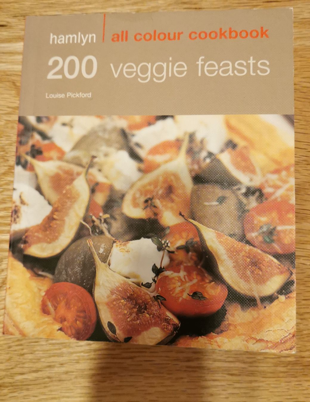 Libri: Vegetarisches Kochbuch "200 Veggie Feasts" Englisch – Usato da Liebefeld venduto da ph9284