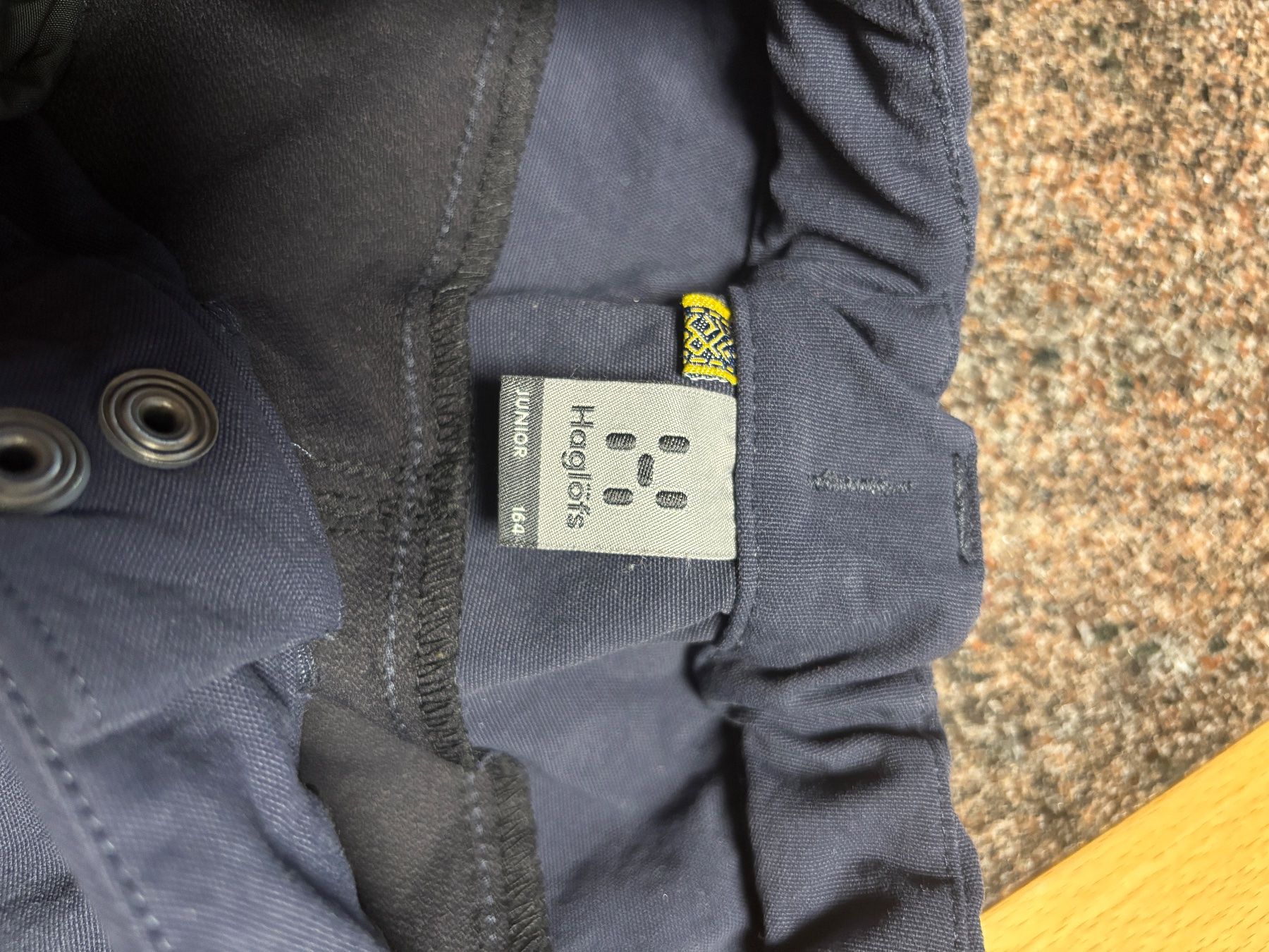 Haglöfs Pantaloni: Haglöfs Trekkinghose Gr.164 – Usato da Hasliberg-Hohfluh venduto da hasliberg79 1
