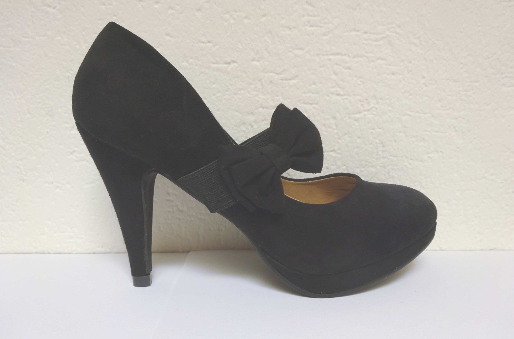 Scarpe da donna: Neue Leder Riemchen Pumps - schwarz - Grösse 39 – Nuovo e nell'imballaggio originale da Zofingen venduto da Justizia_01