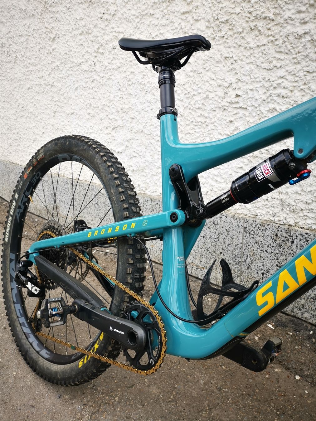 Santa Cruz Biciclette: Santa Cruz Bronson Grösse L – Usato da Zürich venduto da Sofaking1979 1