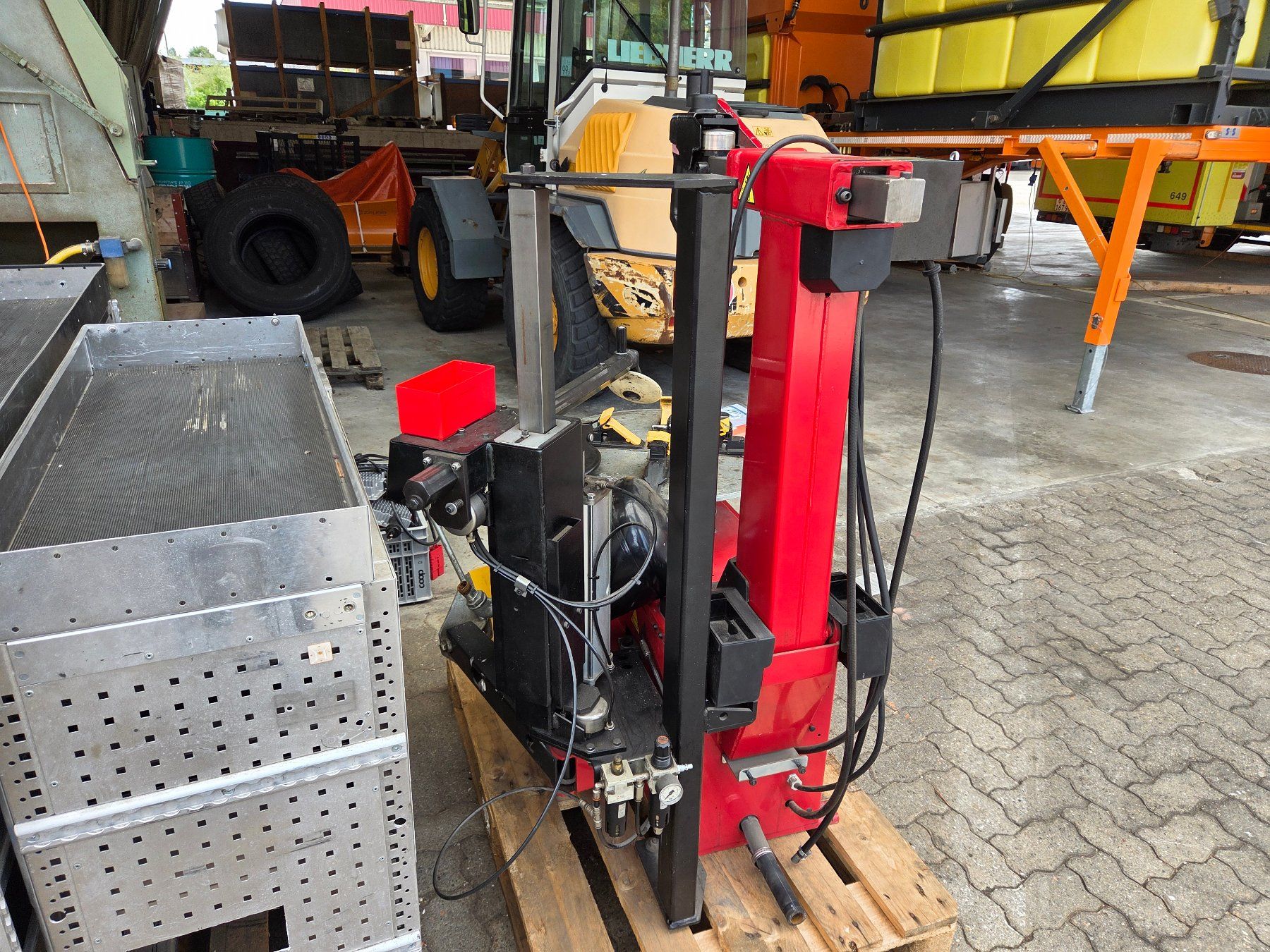 Corghi Toutes les machines: Pneumontiermaschine Gorghi A2015TI – D'occasion à Sissach par ein_xz27 2