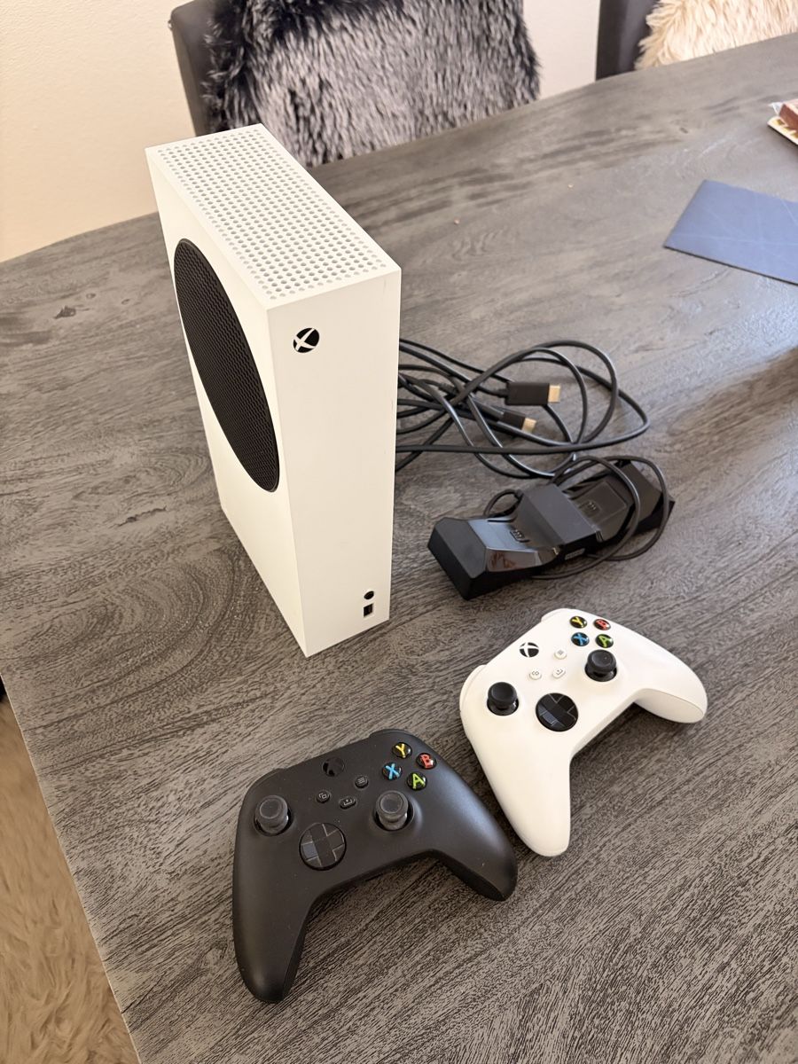 Microsoft Consoles: XBOX Series S – D'occasion à Tagelswangen par Wiedmi11
