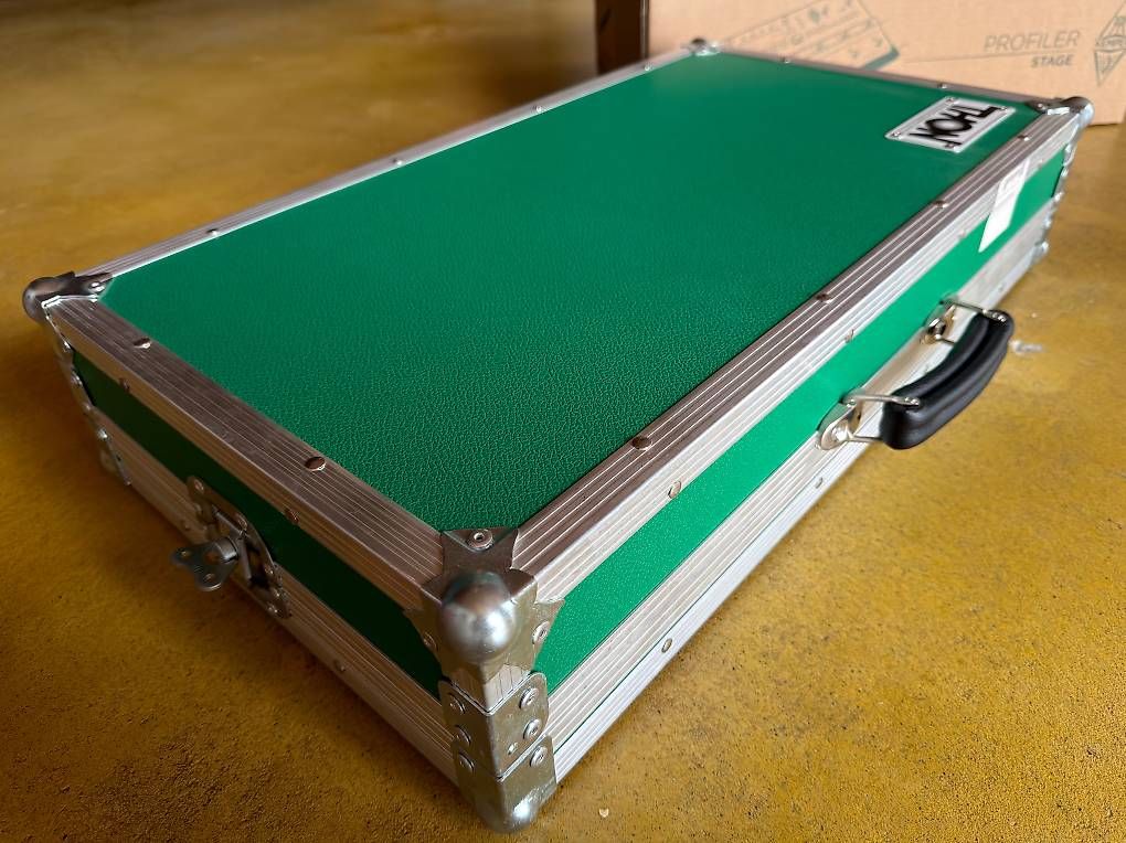 Strumenti musicali: Kemper Profiler Stage + Mission Pedal, Thon Flightcase & OVP – Usato da Rupperswil venduto da MisiVido 3