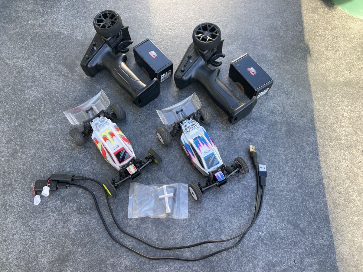 Losi Modellismo RC: 2x Losi Micro B 1/24 – Usato da Sennhof venduto da Scimitar