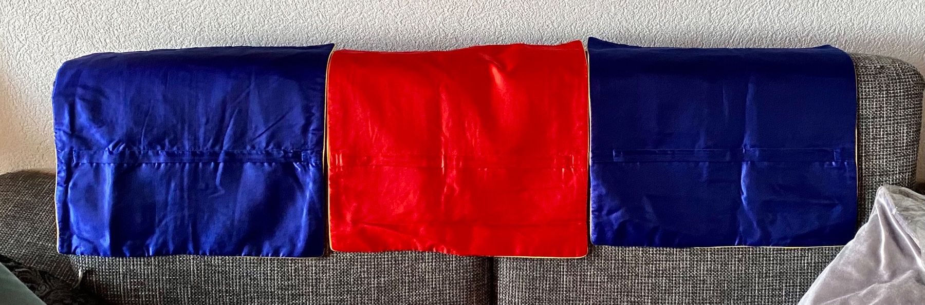 Cuscini: Fourres de coussin en pure soie – Nuovo e nell'imballaggio originale da Estavayer Le Lac venduto da sico1260 1