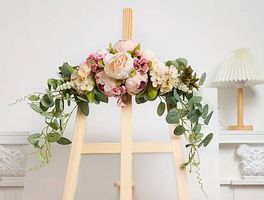 Hochzeitsdeko: Künstliches Blumenarrangement