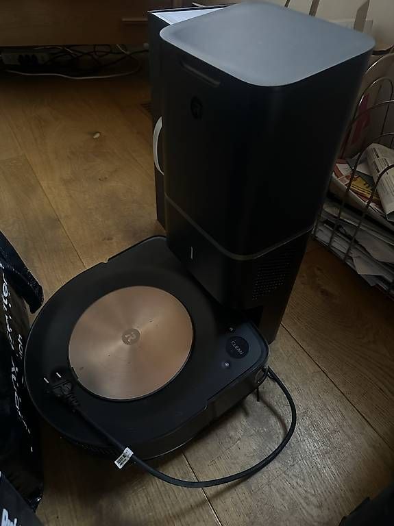 Aspirateurs & Accessoires: Roomba s9+ Saubsaugerroboter  – D'occasion à Dietlikon par venxb
