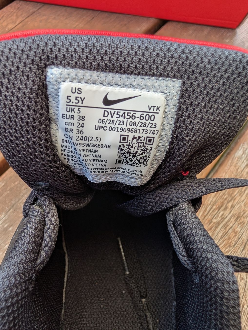 Nike Schuhe für Jungen: Nike Kinder Schuhe Grösse 38 – Gebraucht aus Kölliken von Rkarrer 3