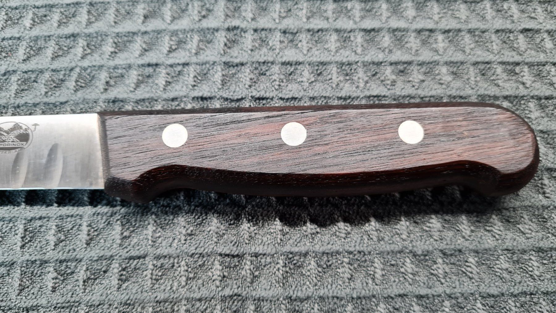 Victorinox Coltelli da cucina: Victorinox Lachsmesser mit Holzgriff – Usato da Wangen SZ venduto da mollosser 4