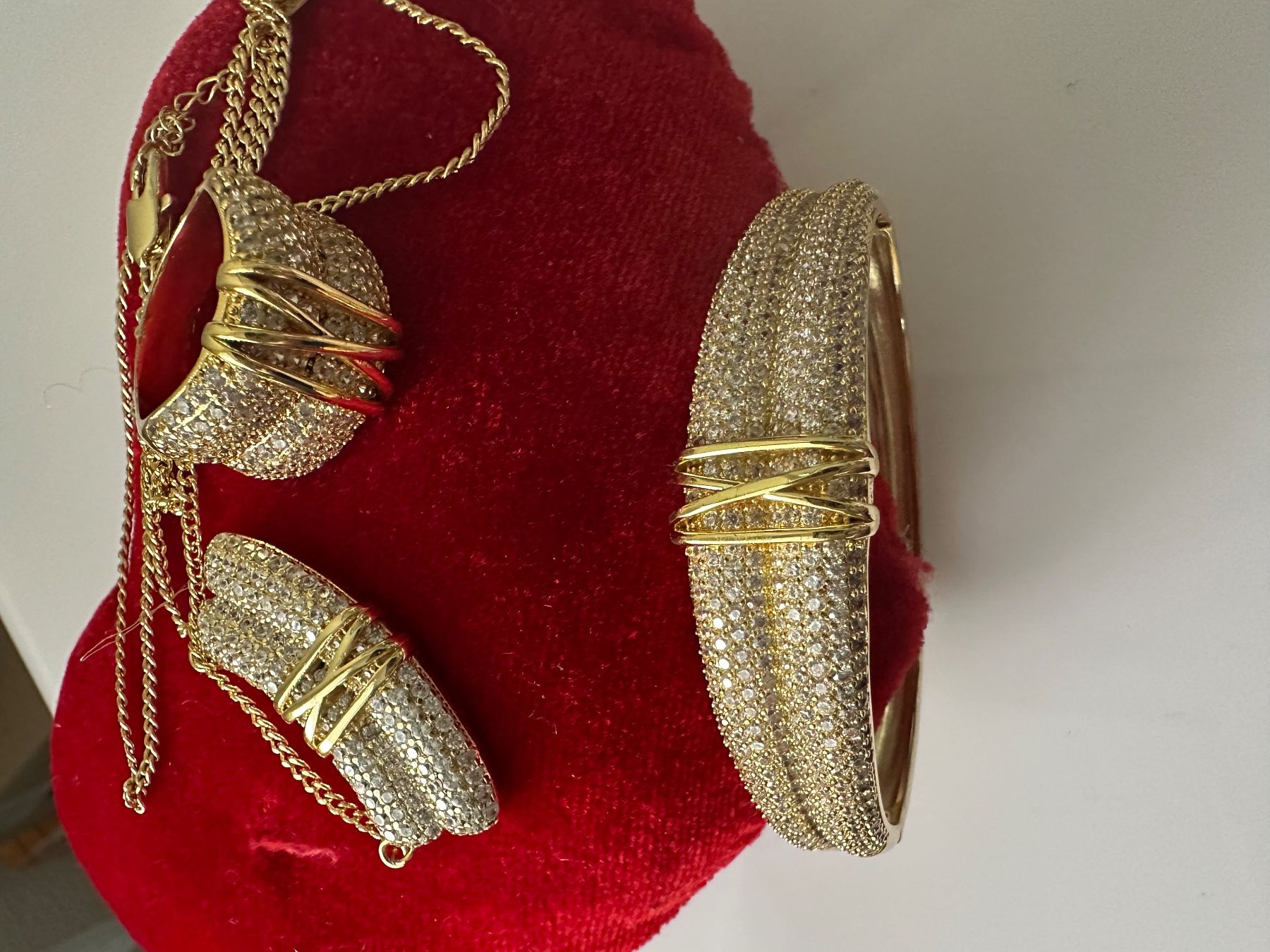 Altri gioielli: Ensembles bracelets. Bague. Collier – Nuovo e nell'imballaggio originale da Biel/Bienne venduto da orange1