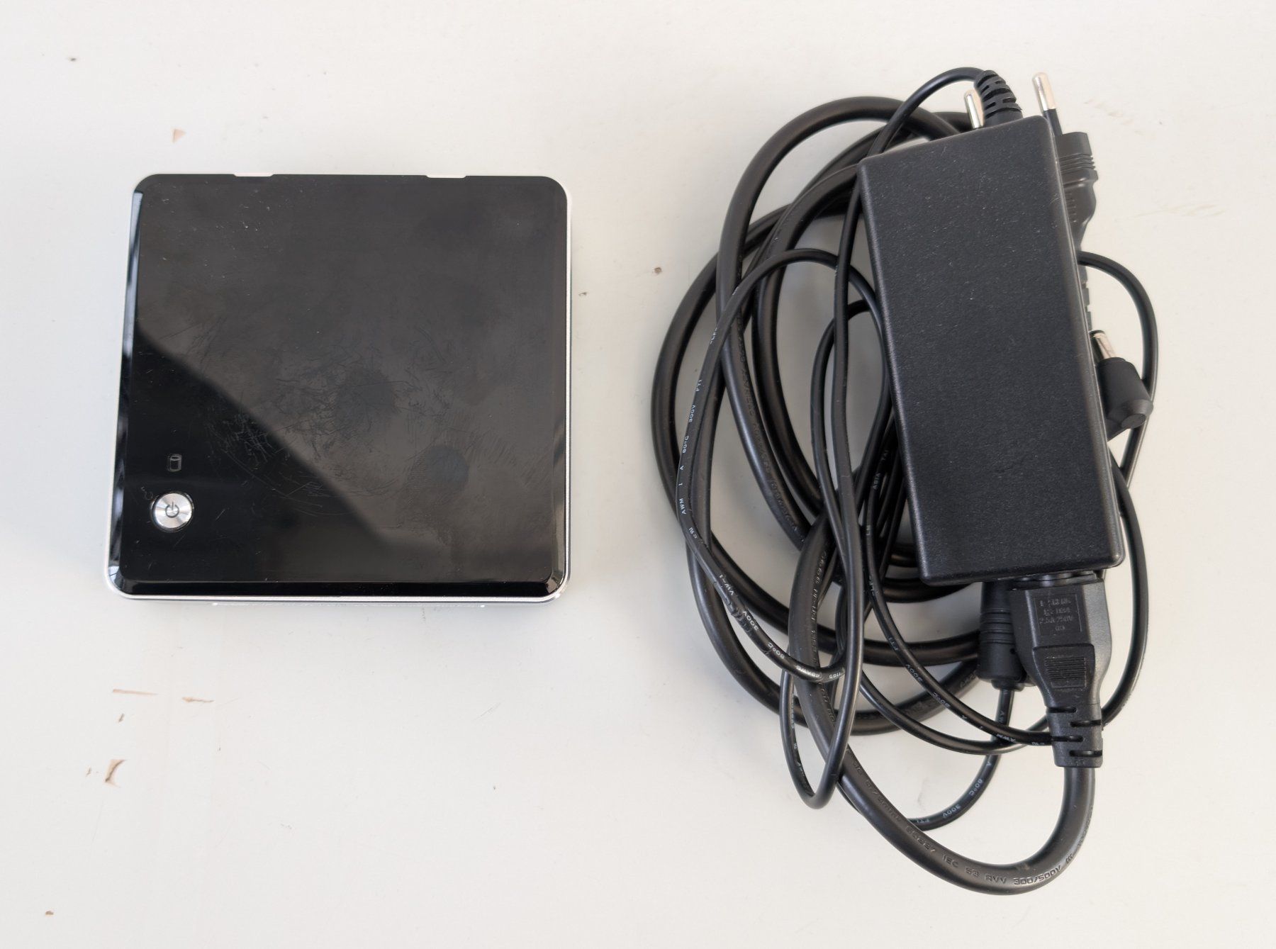 Intel PCs: Intel NUC Kit NUC5i3RYK – Gebraucht aus Dietlikon von ComdatAG