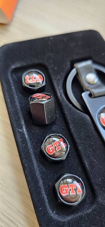 Portachiavi: Bouchons de valves et porte-clés GTI – Usato da Meyrin venduto da pas_yb5d 2