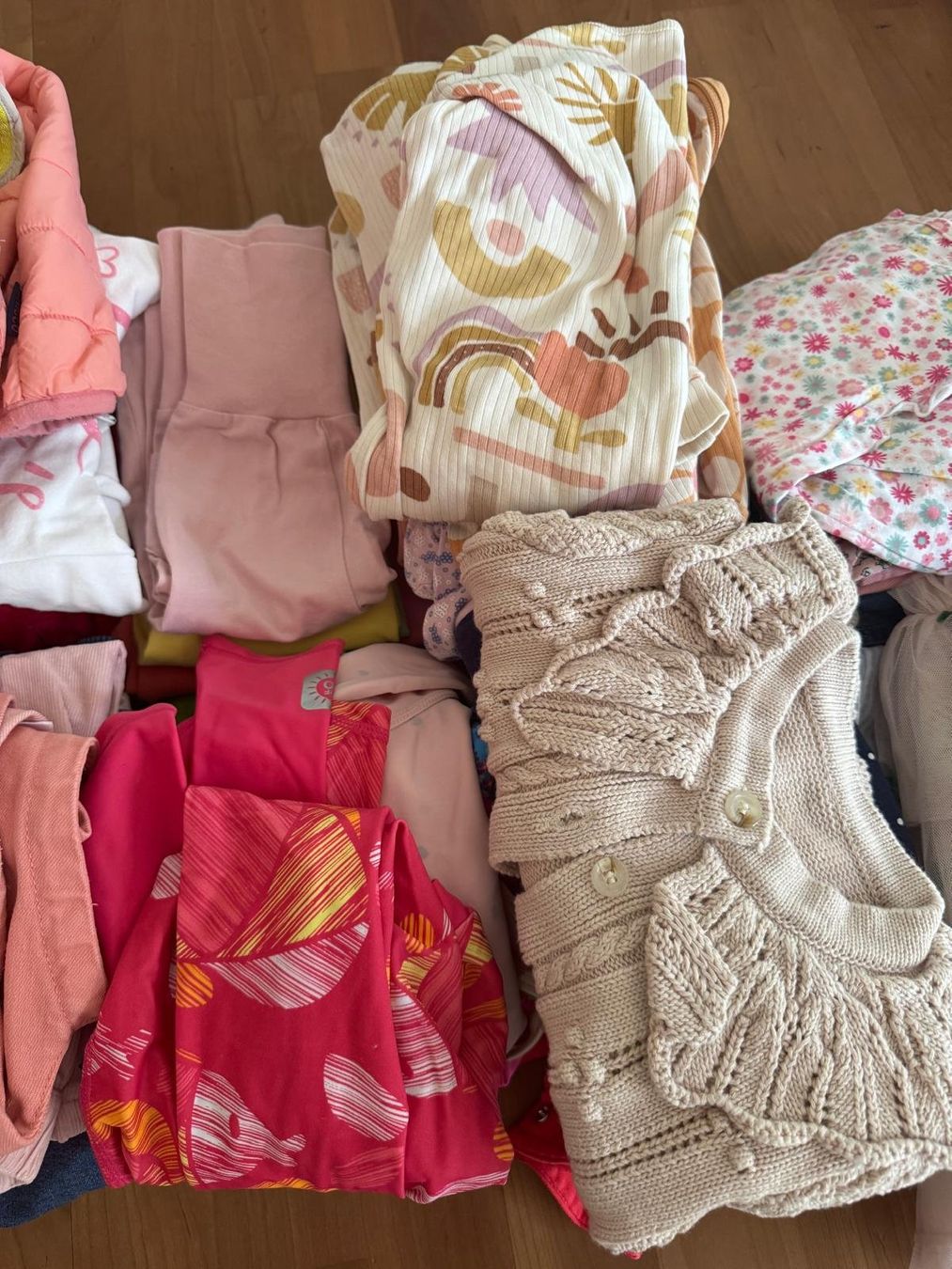 Lotti & Set di vestiti: Kleiderpaket Mädchen Grösse 74 – Usato da Hinwil venduto da Bbudget 5