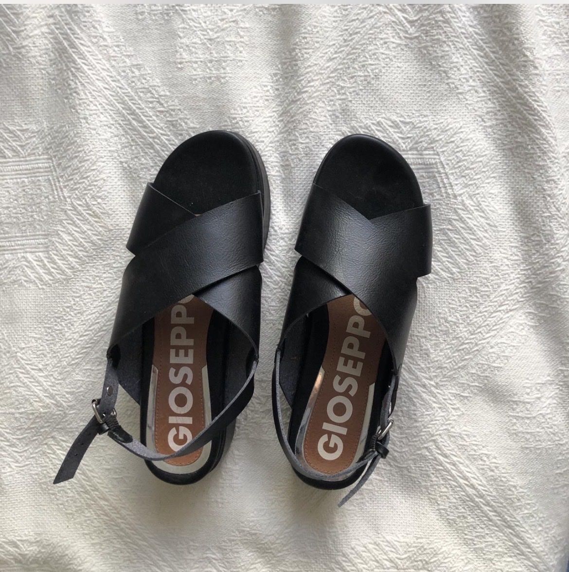 Scarpe da donna: Gioseppo Schwarze Platform Leder Sandalen – Nuovo (secondo la descrizione) da St. Gallen venduto da Kollision 1
