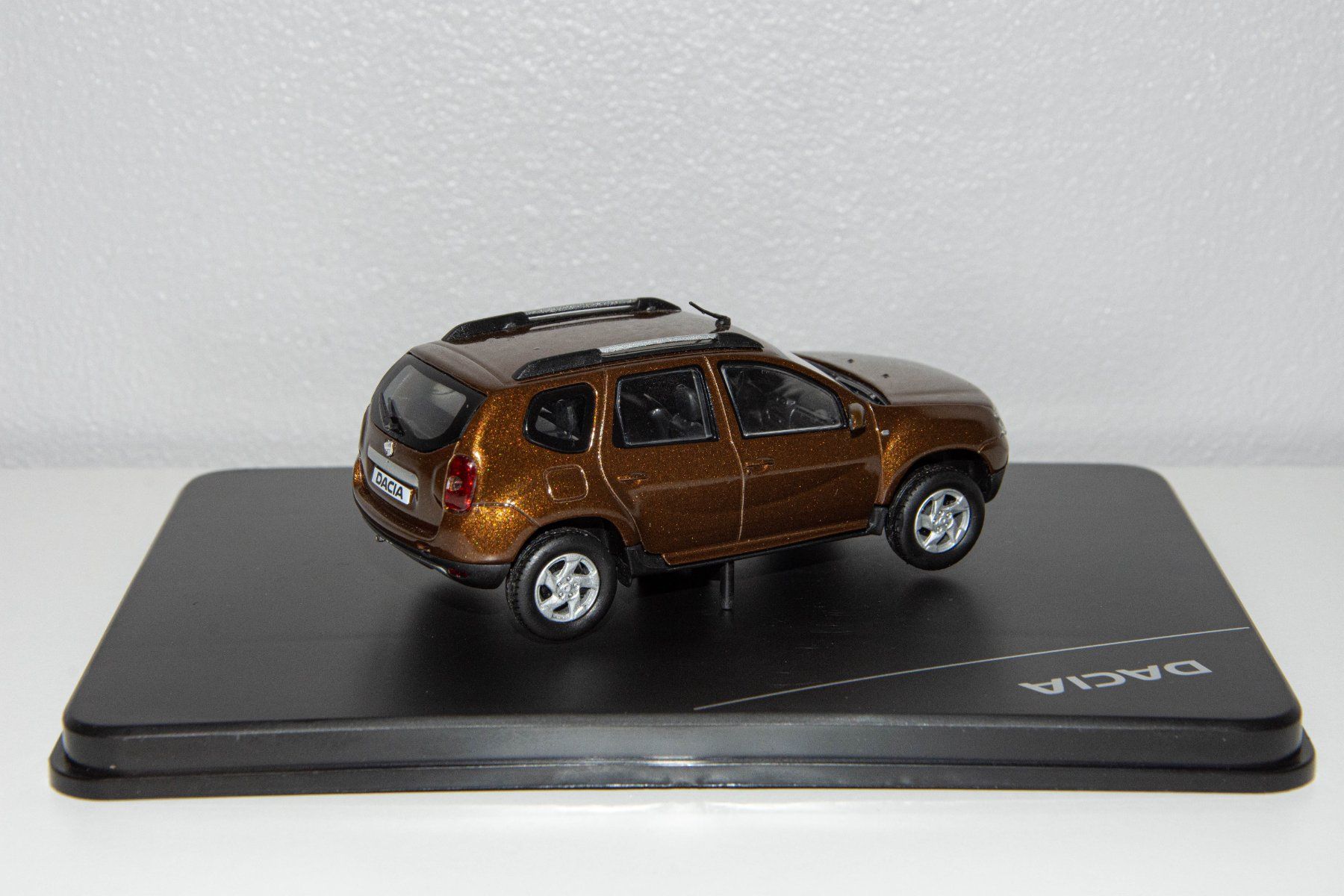 Dacia Modellini d'auto: Dacia Duster SOLIDO (1/43) – Nuovo e nell'imballaggio originale da Genève venduto da auto_miniatures 1