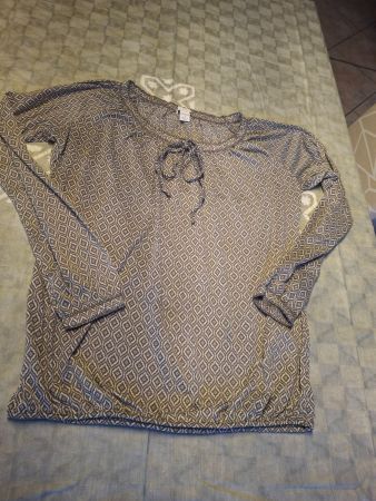 Pull léger longues manches taille S marque Amisu